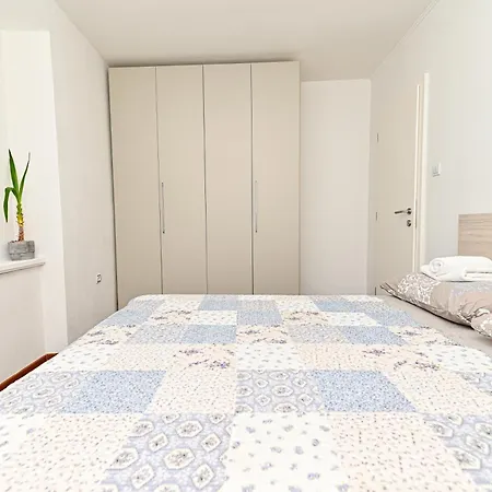 Aldora Apartment *