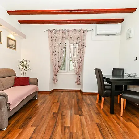 Aldora Apartment