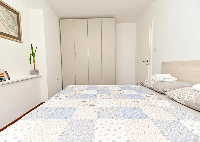 Aldora Apartament *